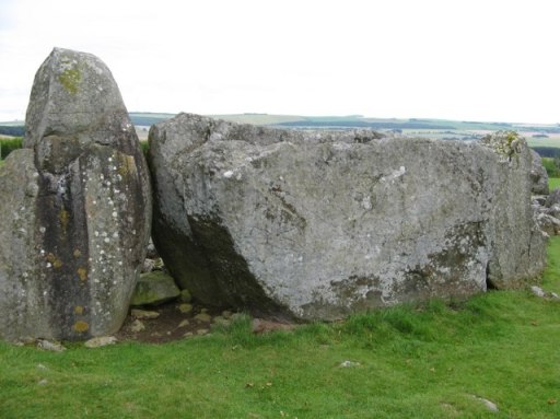 recumbent_stone_loanhead_of_daviot_-_geograph-org-uk_-_507733